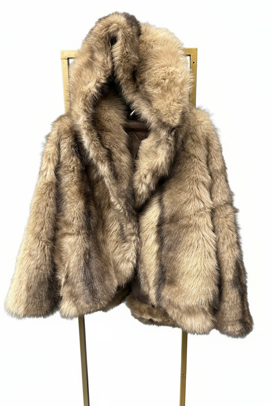 ECO PELLICCIA CON CAPPUCCIO MARRONE